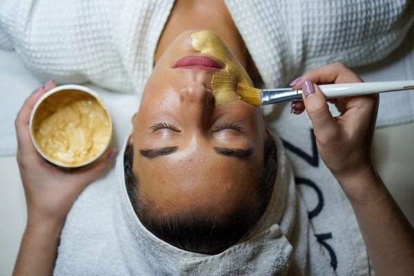 Receitas de Máscaras Faciais com Ingredientes Naturais e Seguros para uma Pele Radiante